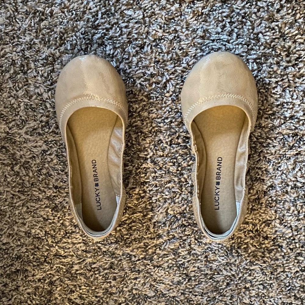 Nude ballet flats